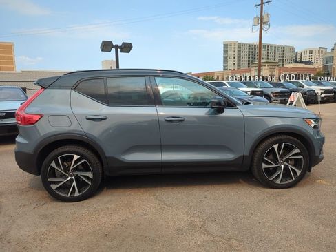 Used 2021 Volvo XC40 T5 R-Design w/ Protection Package Premier AWD/4WD image 8