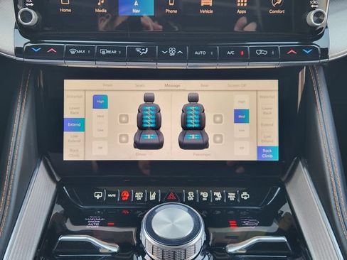 Certified 2022 Jeep Grand Wagoneer Series III w/ Flexible Seating Group AWD/4WD image 19