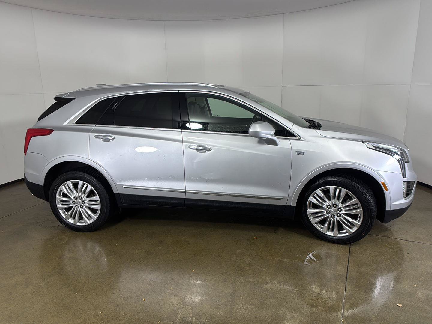 Used 2019 Cadillac XT5 Premium Luxury AWD/4WD image 9