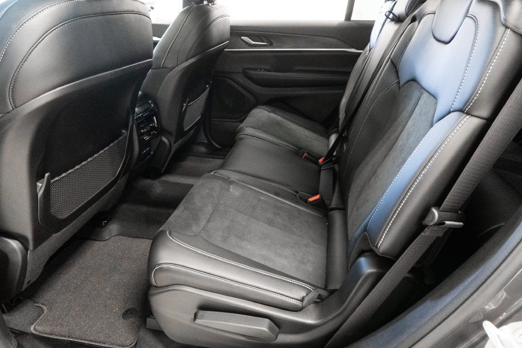 New 2026 Jeep Grand Cherokee L 4WD image 12