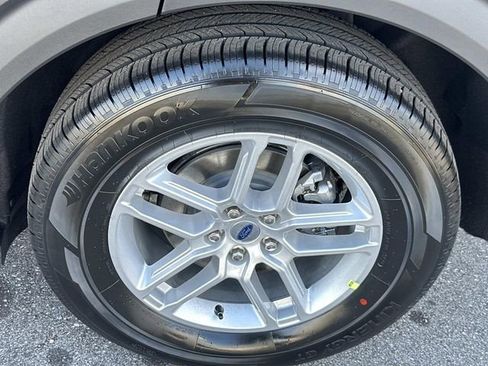 New 2026 Ford Explorer Active w/ Active Comfort Package image 32