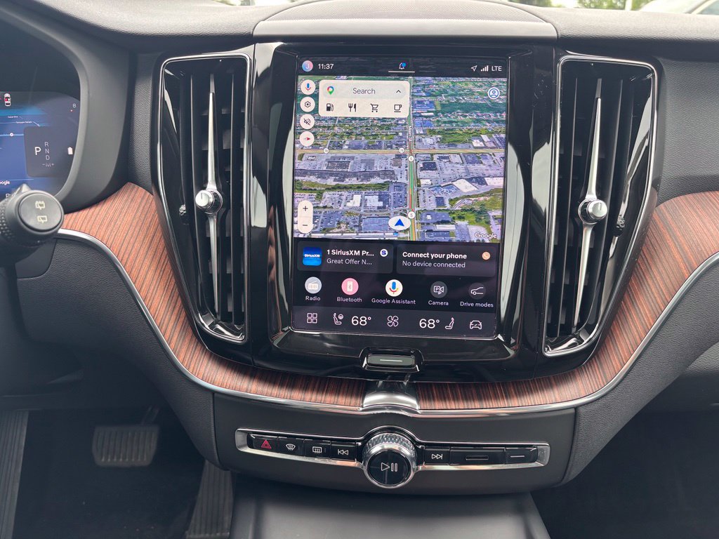 Certified 2023 Volvo XC60 B5 Plus w/ Climate Package AWD/4WD image 9