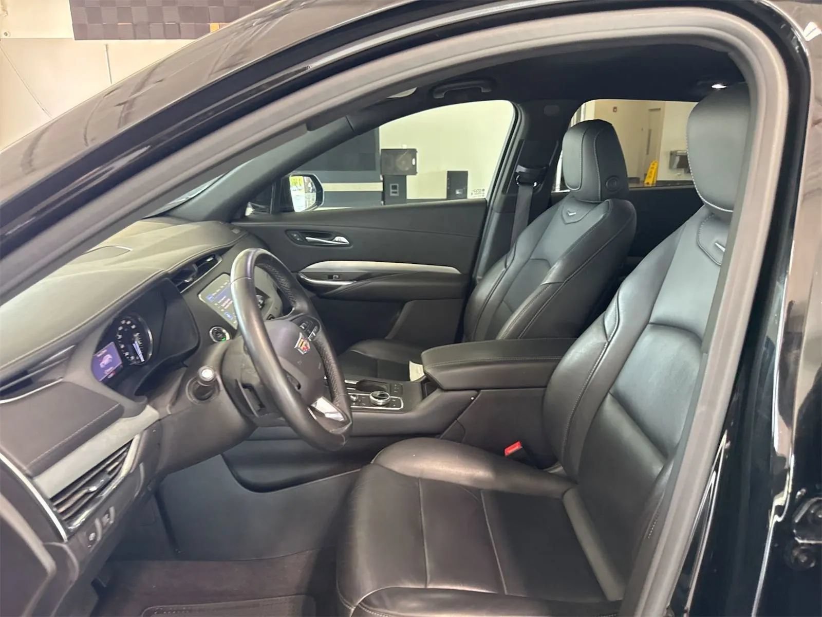 Used 2020 Cadillac XT4 Premium Luxury w/ Driver Awareness Package FWD image 11