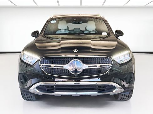 Used 2025 Mercedes-Benz GLC 350e 4MATIC image 2