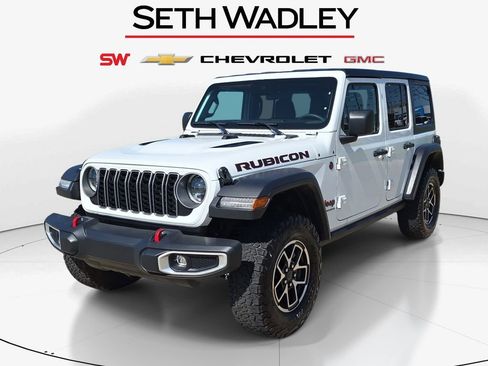 Used 2024 Jeep Wrangler Unlimited Rubicon AWD/4WD image 3
