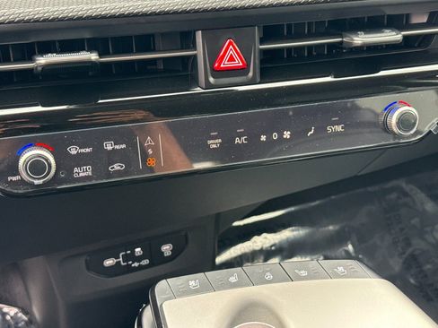 New 2025 Kia EV6 Wind image 22