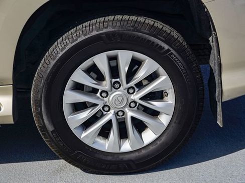 Used 2014 Lexus GX 460 w/ Premium Package image 8