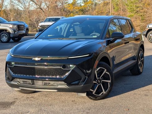 Used 2025 Chevrolet Equinox EV LT image 4