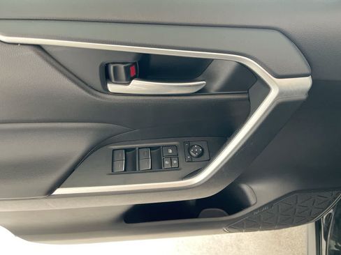 Certified 2025 Toyota RAV4 XLE AWD/4WD image 13
