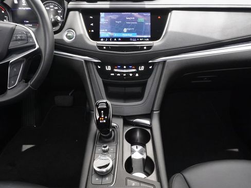 Used 2024 Cadillac XT5 Premium Luxury w/ Technology Package FWD image 17