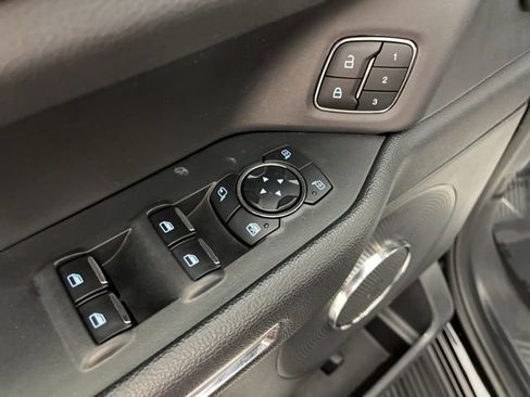 Used 2024 Ford Expedition XLT image 34