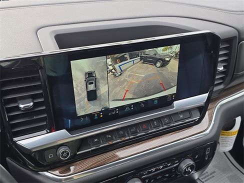 Used 2023 Chevrolet Silverado 1500 LT Trail Boss w/ LT Trail Boss Premium Package image 23