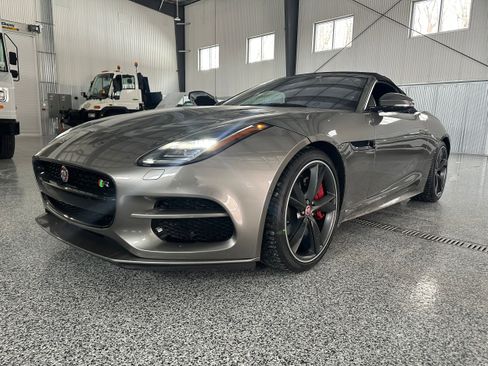 Used 2018 Jaguar F-TYPE R image 1