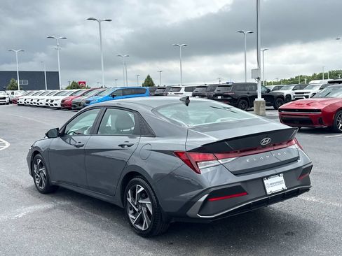 Used 2025 Hyundai Elantra Sport FWD image 5