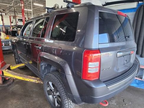 Used 2017 Jeep Patriot 75th Anniversary w/ Power Value Group AWD/4WD image 6