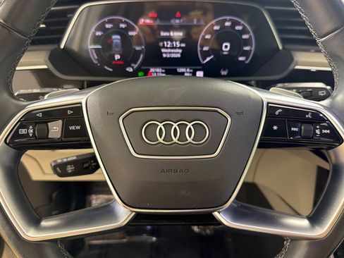 Used 2024 Audi Q8 e-tron Premium Plus AWD/4WD image 22