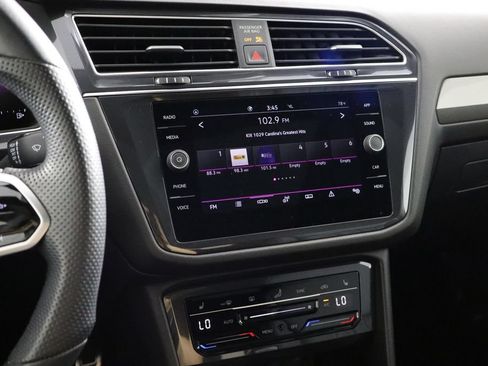 Used 2023 Volkswagen Tiguan SE R-Line FWD image 19