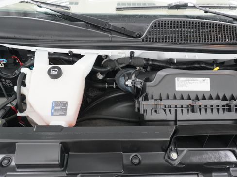 Used 2021 Chevrolet Express 3500 w/ Driver Convenience Package RWD image 19