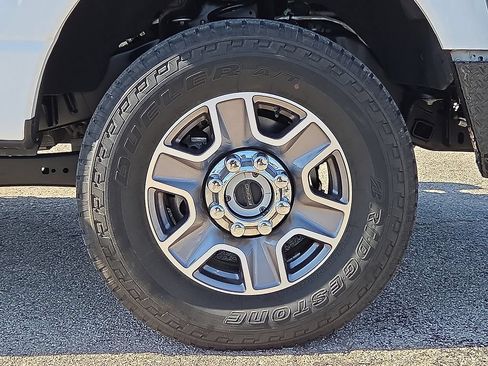Used 2023 Ford F250 Lariat w/ FX4 Off-Road Package AWD/4WD image 9
