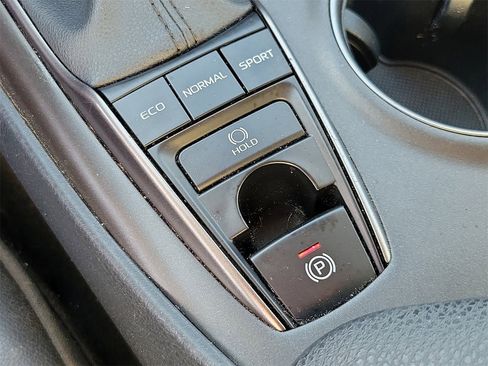 Used 2023 Toyota Camry XSE image 28