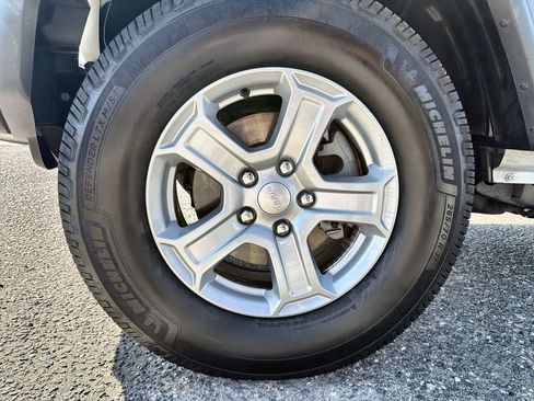 Used 2018 Jeep Wrangler Unlimited Sport S image 18