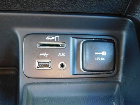 Used 2017 Jeep Cherokee Sport FWD image 14
