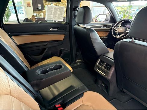 Used 2020 Volkswagen Atlas Cross Sport SEL Premium R-Line AWD/4WD image 34