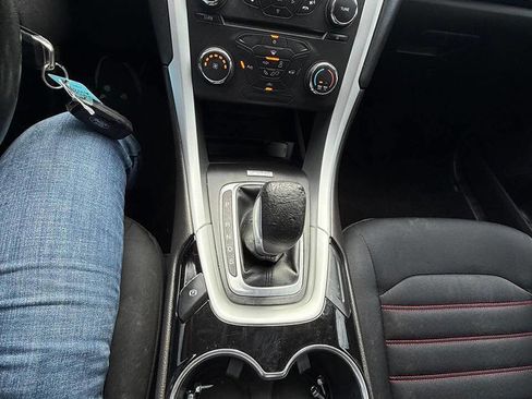 Used 2016 Ford Fusion SE w/ Equipment Group 201A image 38