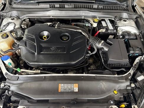 Used 2017 Ford Fusion SE w/ Fusion SE Technology Package FWD image 33