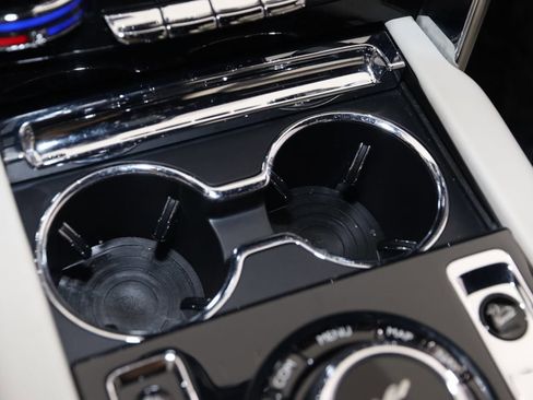 Used 2020 Rolls-Royce Cullinan image 48