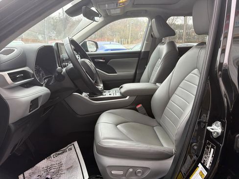Used 2022 Toyota Highlander XLE image 20