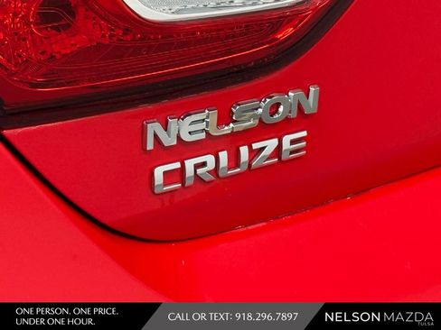Used 2018 Chevrolet Cruze LT w/ Convenience Package FWD image 15