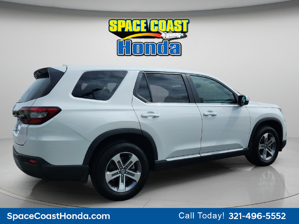 Used 2025 Honda Pilot EX-L image 3