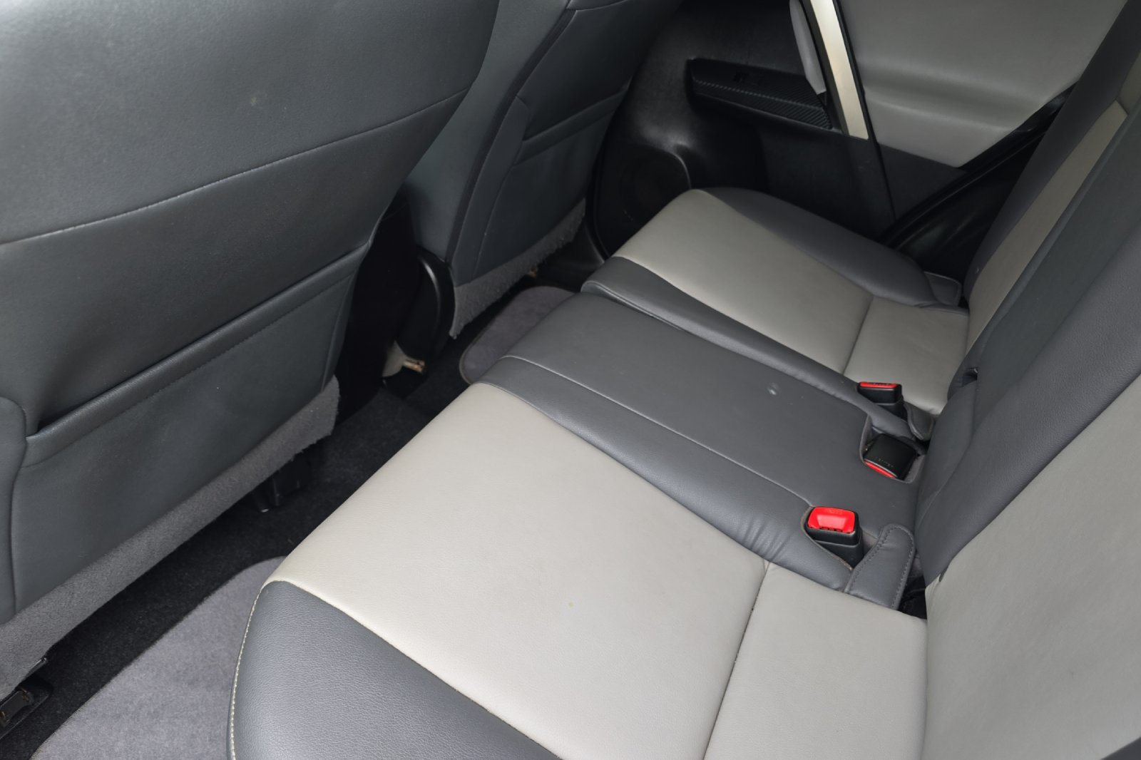 Used 2015 Toyota RAV4 Limited AWD/4WD image 9