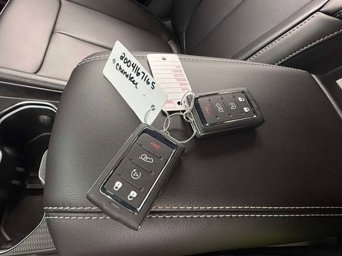 New 2025 Jeep Grand Cherokee Limited image 32