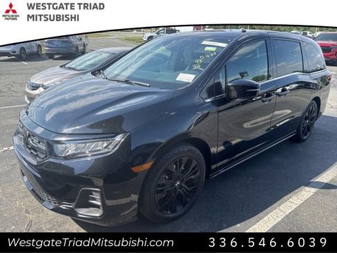 Used 2025 Honda Odyssey Sport-L image 3