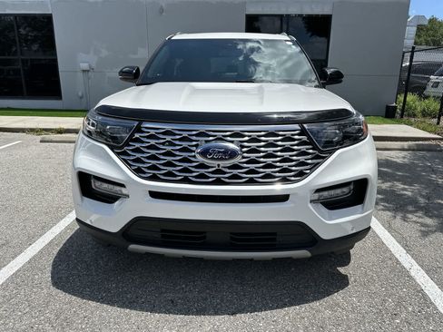 Used 2022 Ford Explorer Platinum w/ Equipment Group 601A AWD/4WD image 12