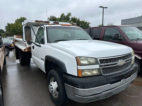 Used 2005 Chevrolet Silverado 3500 2WD Regular Cab image 1