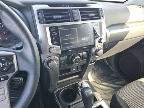 Used 2024 Toyota 4Runner SR5 AWD/4WD image 31