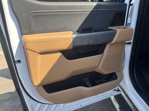 Used 2021 Ford F150 Lariat w/ Trailer Tow Package image 12