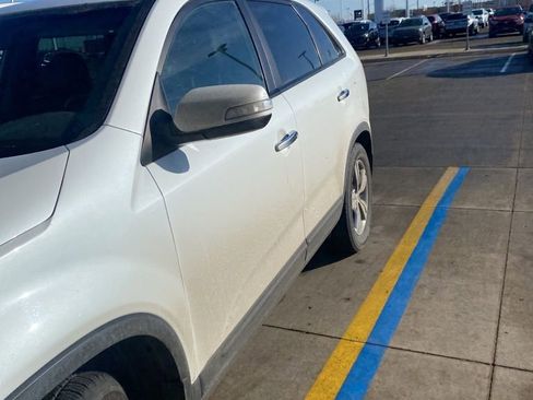 Used 2012 Kia Sorento EX image 2