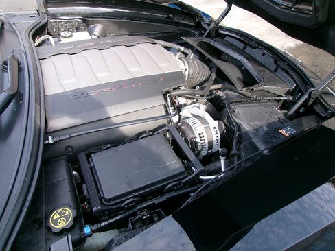 Used 2014 Chevrolet Corvette Stingray Convertible w/ 3LT Preferred Equipment Group RWD image 9