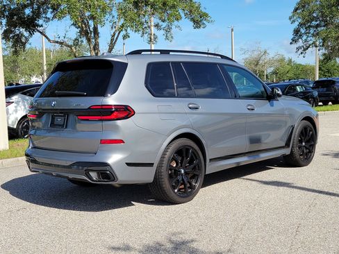 Used 2024 BMW X7 xDrive40i w/ M Sport Package AWD/4WD image 5