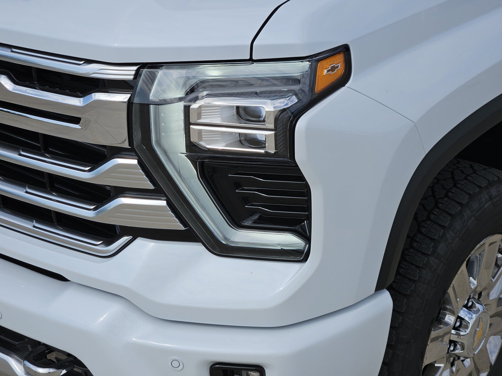 New 2026 Chevrolet Silverado 2500 High Country w/ High Country Premium Package AWD/4WD image 5