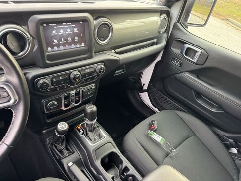 Used 2021 Jeep Wrangler Unlimited Sahara w/ Safety Group image 33