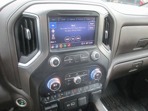 Used 2022 GMC Sierra 3500 Denali w/ Denali Ultimate Package image 29