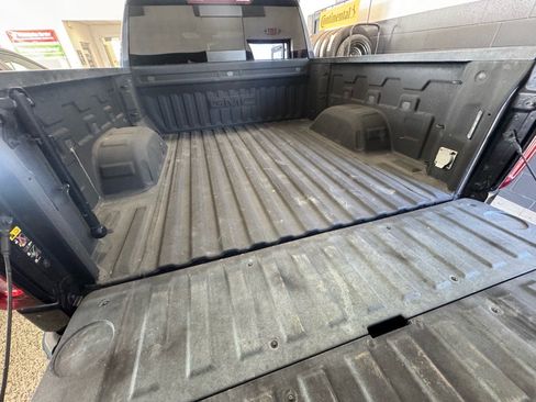 Used 2022 GMC Sierra 1500 SLT w/ SLT Premium Plus Package image 8