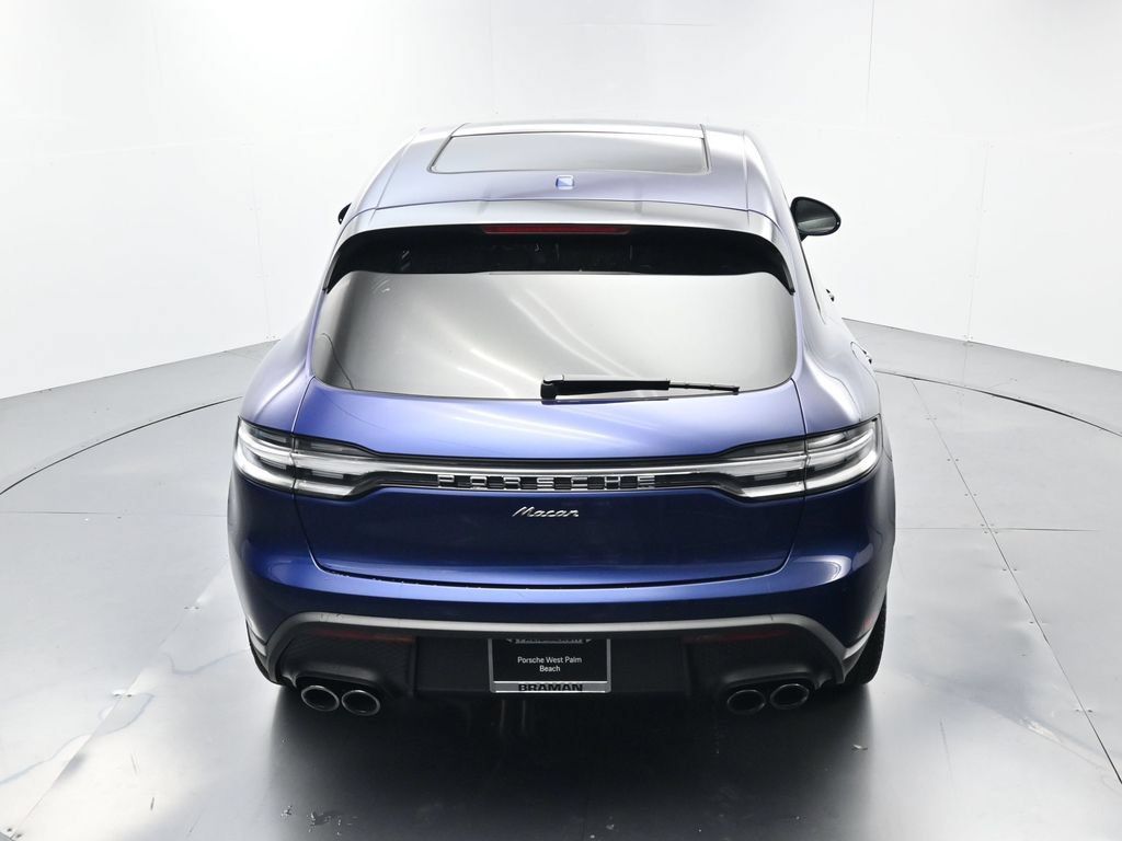 Certified 2025 Porsche Macan AWD/4WD image 38