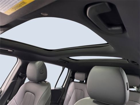 Certified 2023 Mercedes-Benz EQB 300 4MATIC image 31