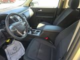 Used 2019 Ford Flex SE image 3